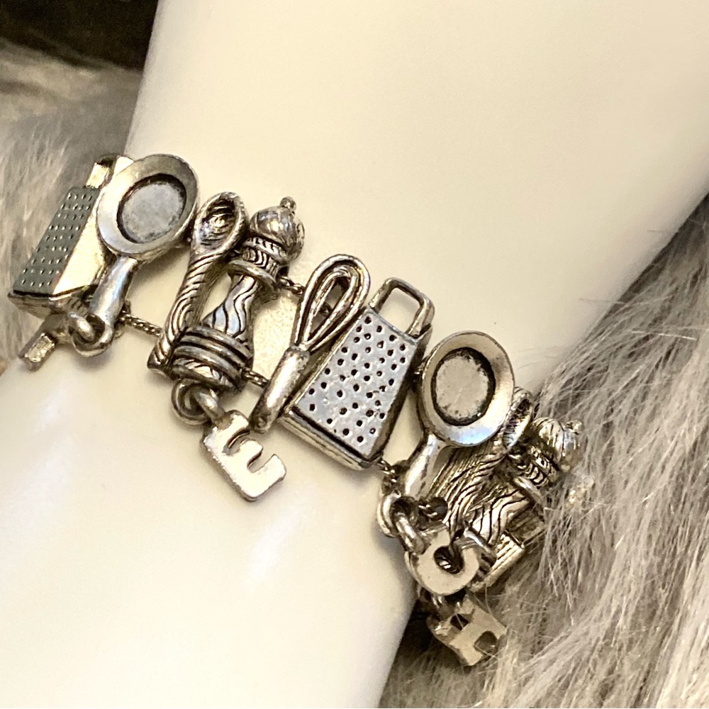 5/$18 VINTAGE Pewter Charm Bracelet Chef Cooks